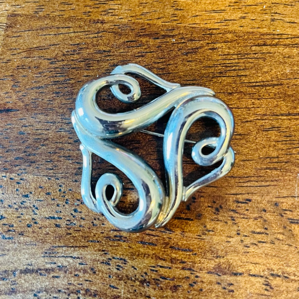 Vintage Silver Knotted Swirl Brooch